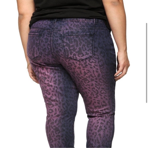 Rare Vintage Torrid Denim! - Purple & Pink Leopard Print Jeans - EUC - Size 24W - Picture 2 of 5